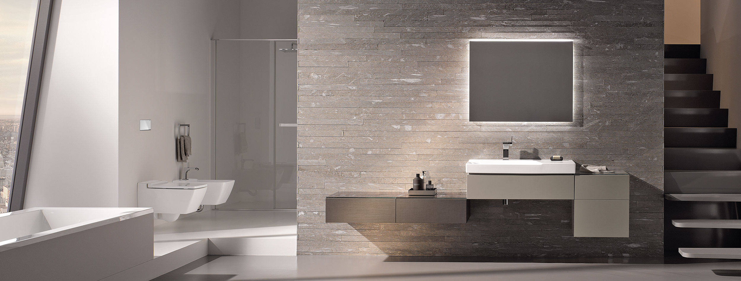 Badezimmer mit Waschbecken, Toilette, Dusche und beleuchtetem Spiegel.