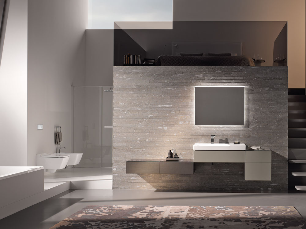 Elegantes Badezimmer mit Geberit Xeno² Waschtisch, moderner Beleuchtung und minimalistischer Badgestaltung.